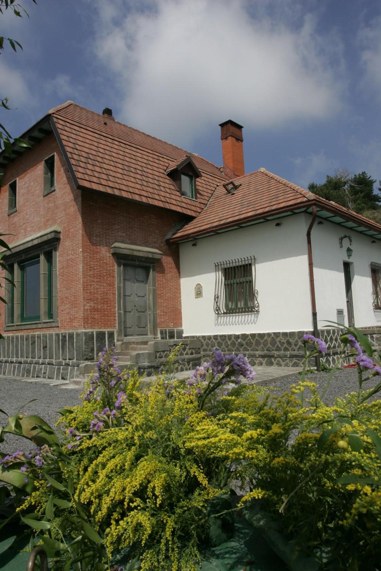 Hotel Villa Dorata Николози Экстерьер фото